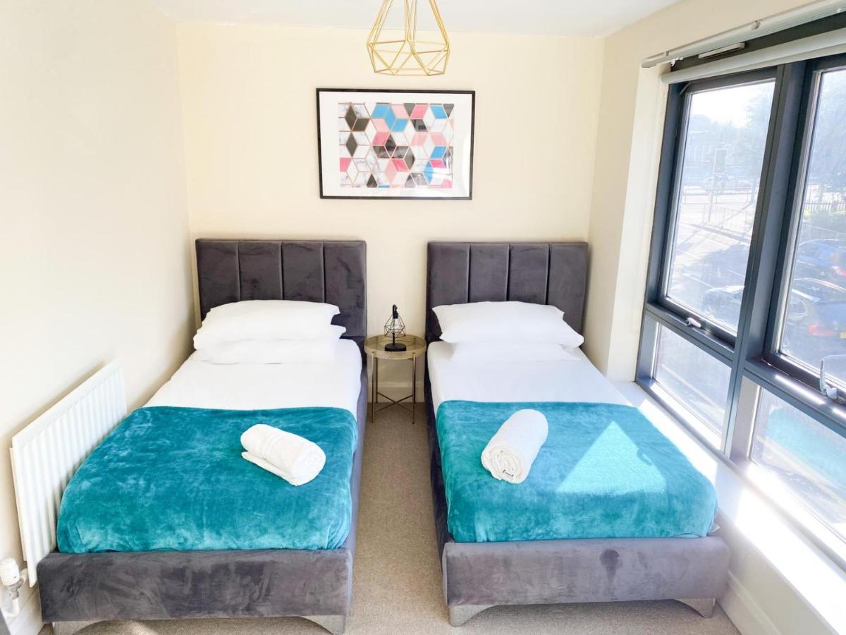 Tudors Esuites House Centre Netflix * Birmingham