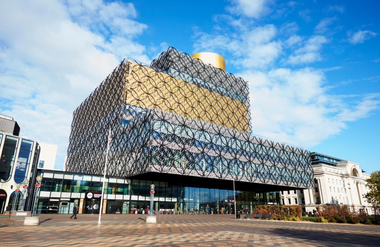 Holiday home Tudors Esuites House Centre Netflix Birmingham